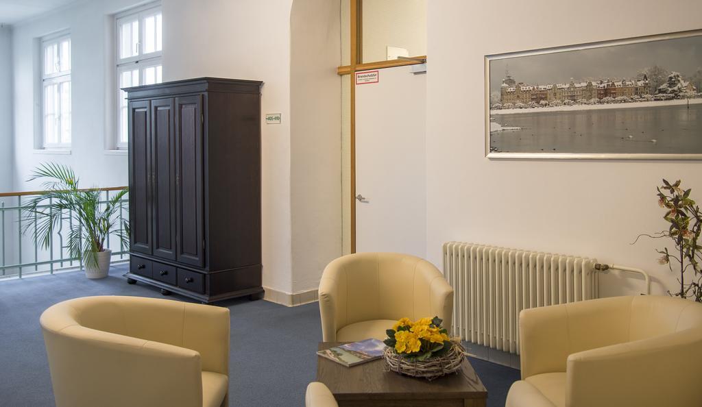Apartment Hotel Констанц Екстериор снимка