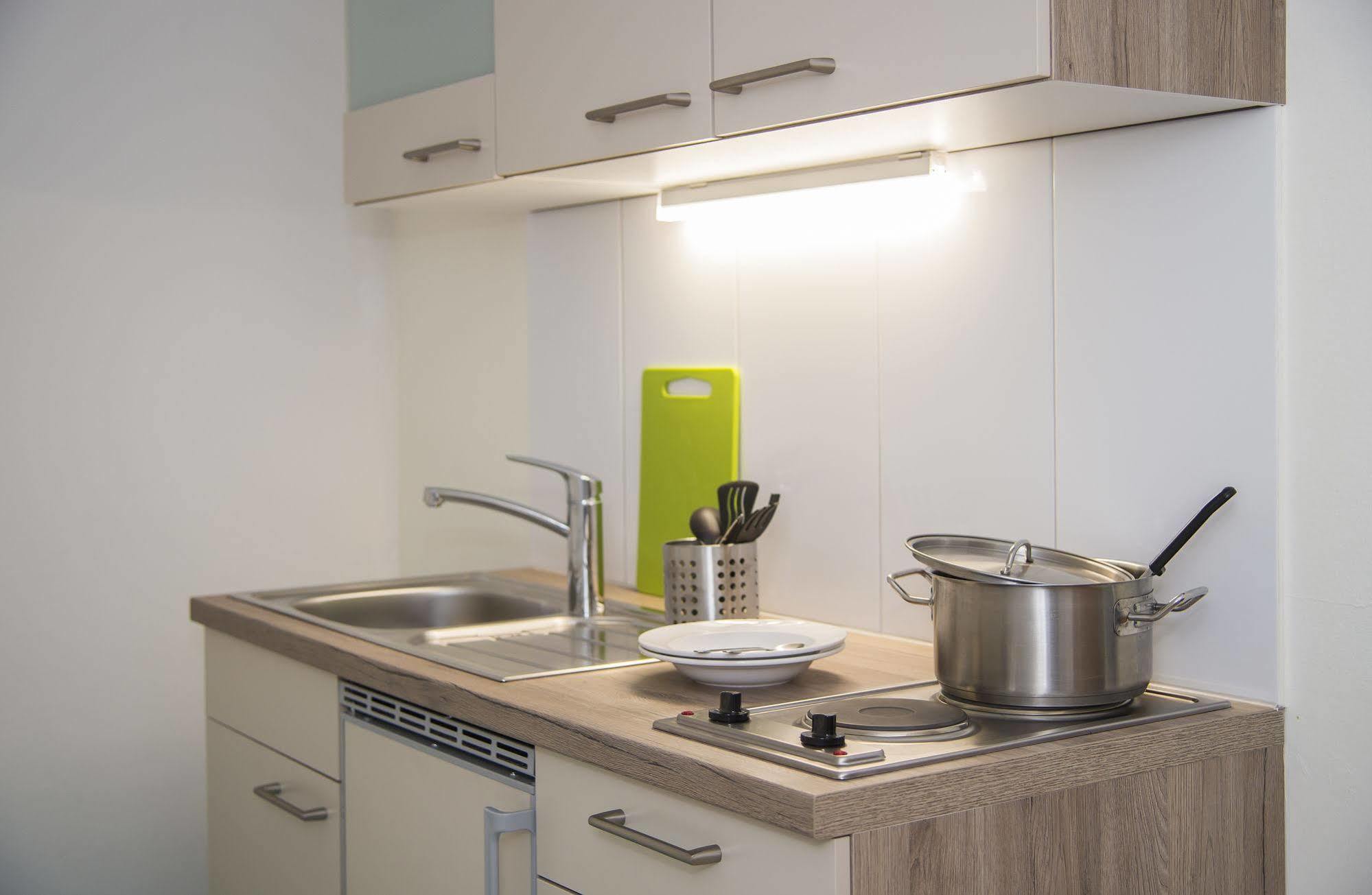 Apartment Hotel Констанц Екстериор снимка
