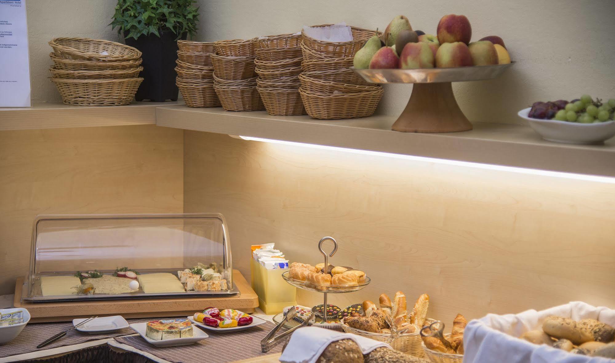 Apartment Hotel Констанц Екстериор снимка