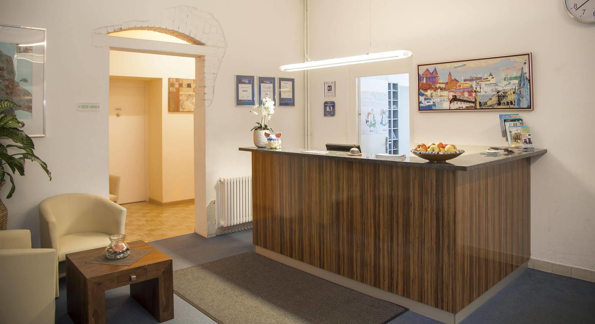 Apartment Hotel Констанц Екстериор снимка