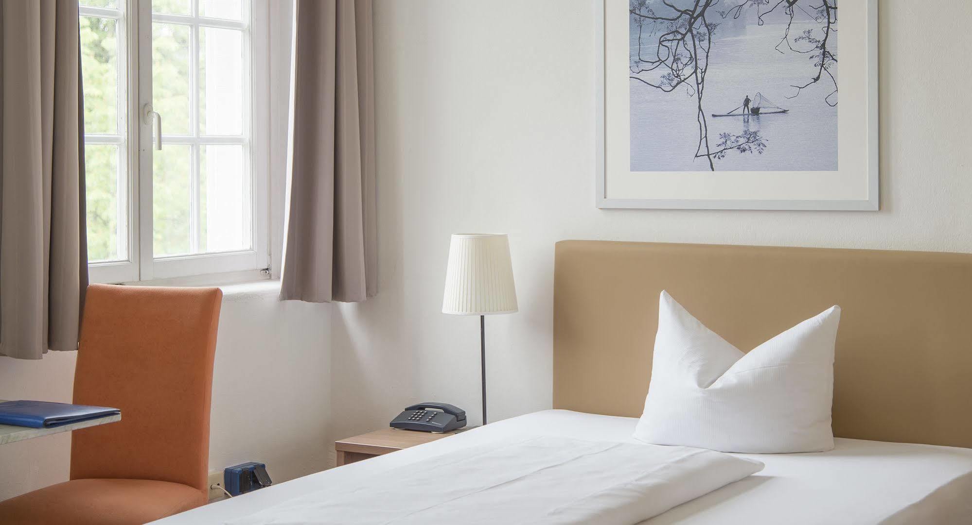 Apartment Hotel Констанц Екстериор снимка